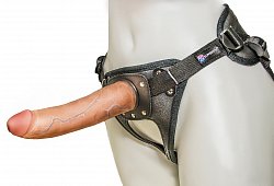 Страпон с поясом Harness 18 см из киберкожи телесный 603