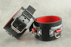 Поножи Beastly из натуральной кожи черно-красные